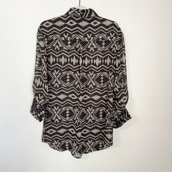 Kardashian Kollection Shirt Sheer Button Roll Tab Sleeve Animal Print Size XS - Picture 2 of 9